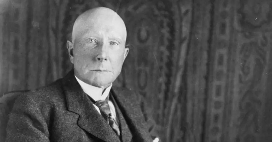 John D. Rockefeller built his fortune as the oil baron who built the Standard Oil empire. Now, some of the heirs to that substantial wealth are pledging to remove their holdings from fossil fuels and invest in a cleaner energy future. 